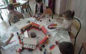 Uczniowie w trakcie tworzenia prac plastycznych (33)