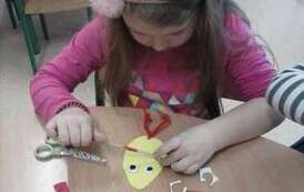 Uczniowie w trakcie tworzenia prac plastycznych (23)