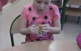 Uczniowie w trakcie tworzenia prac plastycznych (21)