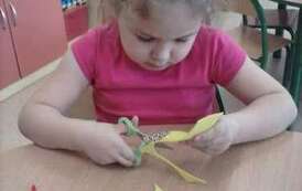 Uczniowie w trakcie tworzenia prac plastycznych (19)