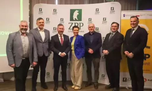 Zdjęcie burmistrza podczas spotkanie w ZPP Częstochowa