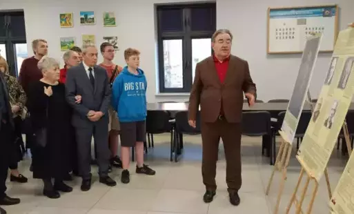 Zdjęcie gości odwiedzających wystawę