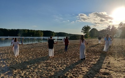 Zdjęcie do Burmistrz Blachowni i Teatr Nowy: zapraszamy już 1 września na premierę spektaklu "Ballady i romanse"