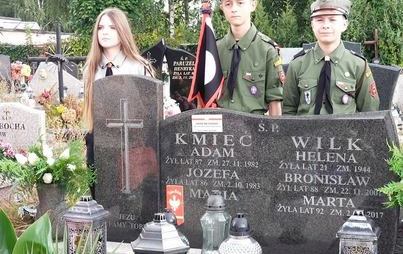 Zdjęcie do Oznaczenie grobu ppor. Adama Kmiecia znakiem pamięci &quot;Tobie Polsko&quot;